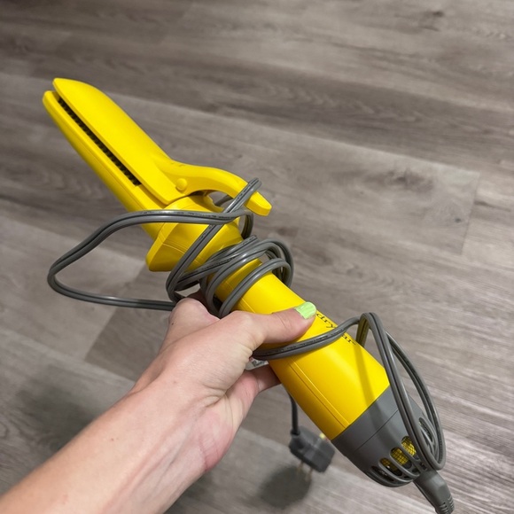 Drybar The Straight Shot Blow-Drying Flat Iron Hair Tool - Picture 6 of 11